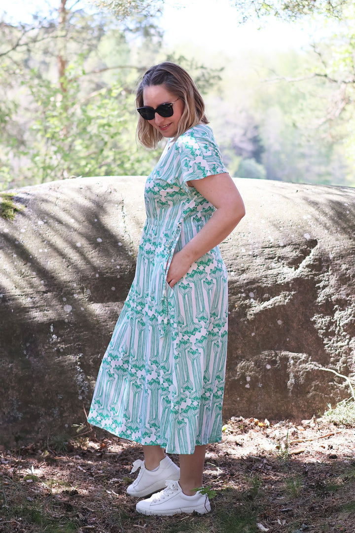 Amy-neulosmekko Amaryllis-kuosilla