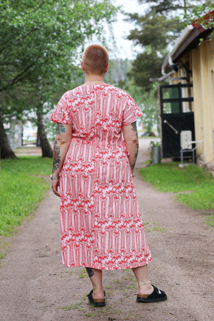 Amy-neulosmekko Amaryllis-kuosilla