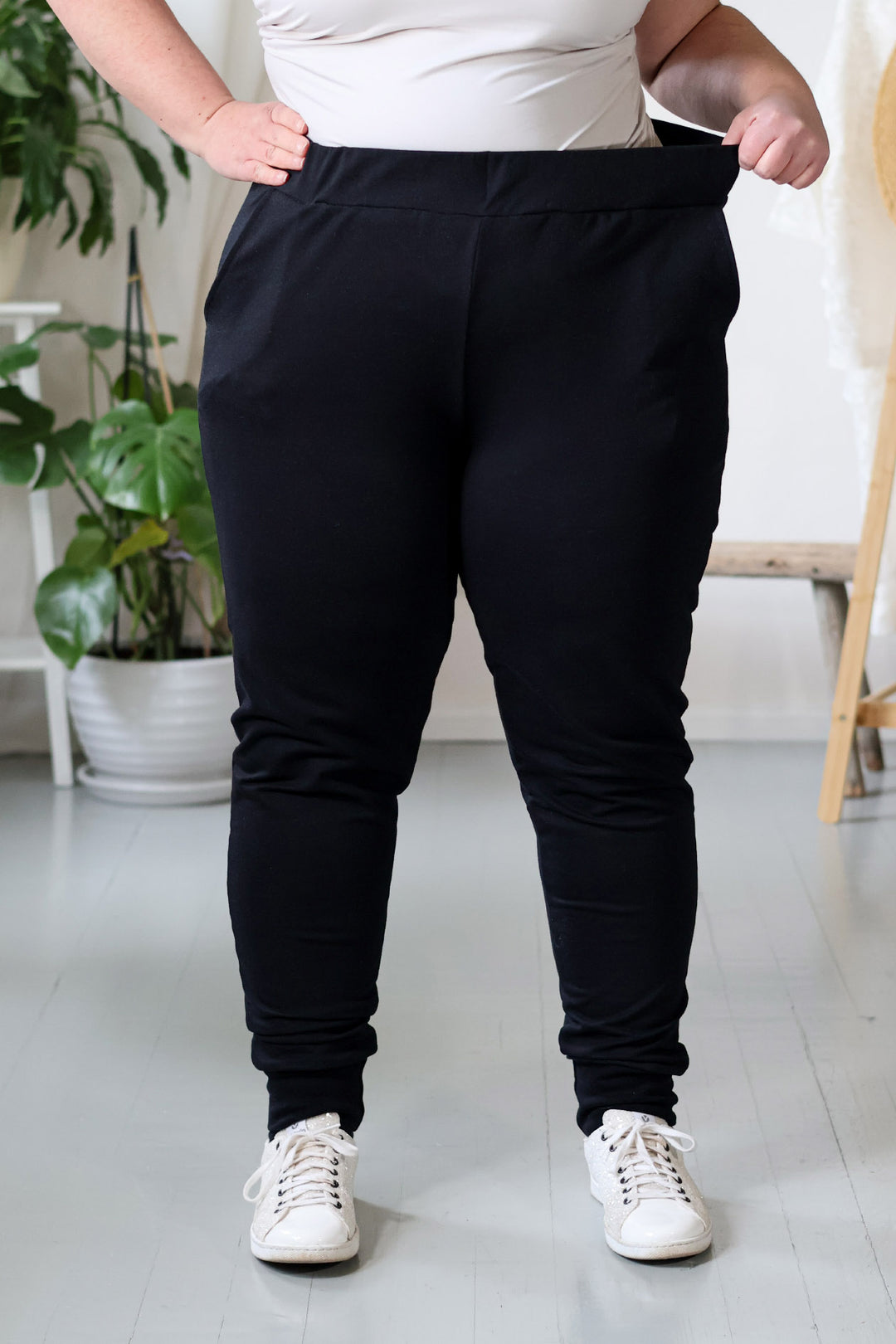 Erika-collegehousut yksivärinen