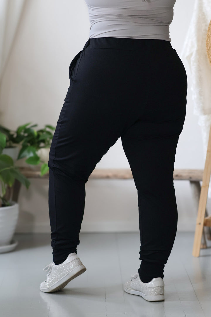 Erika-collegehousut yksivärinen