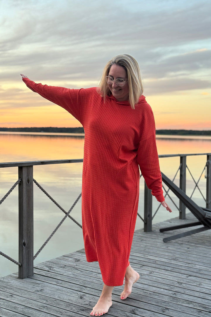 Halo- hupparineulosmekko