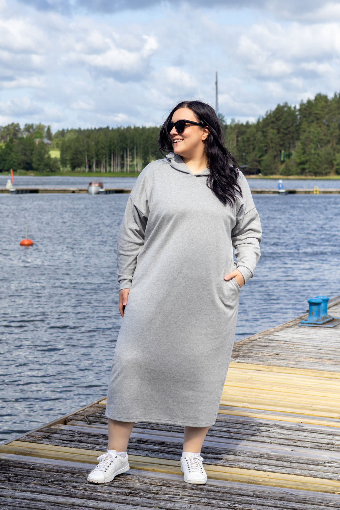 Halo-hupparineulosmekossa on kaunis meleerattu harmaa sävy. Kuvassa koko XXL.