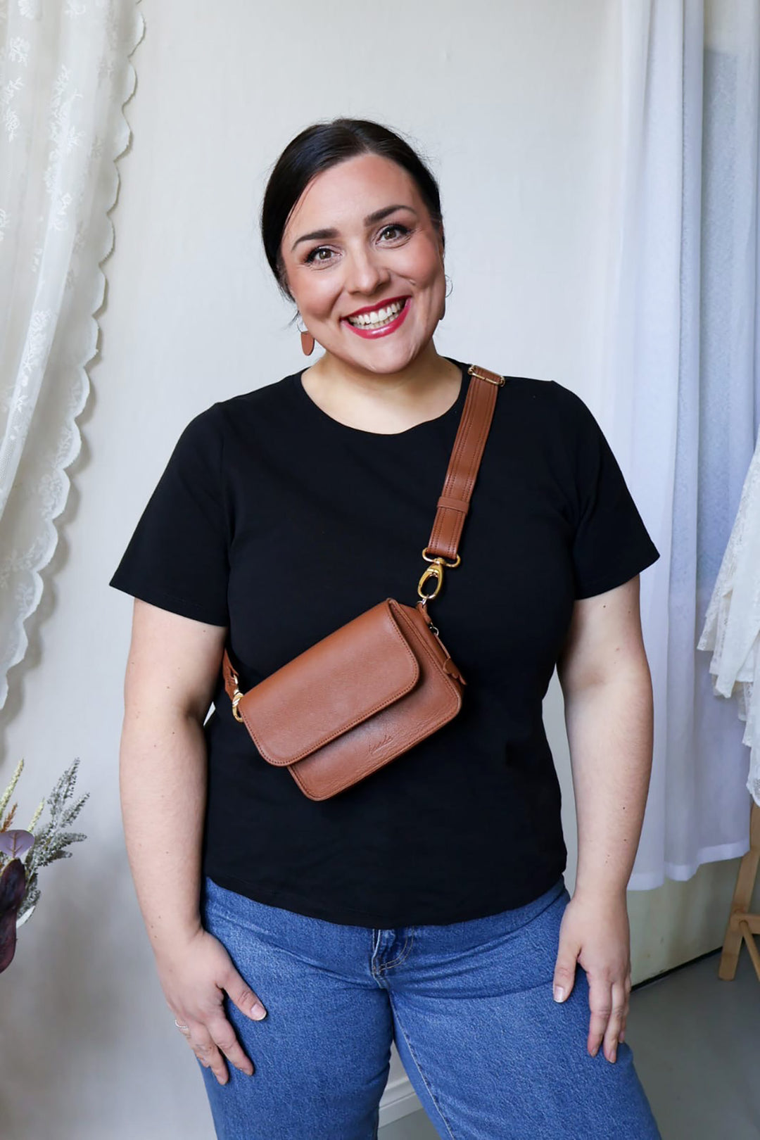 Jannika-t-paitaan sopii täydellisesti Kiedon Pirkko-laukku! Molemmat tehty kokonaan Suomessa! Kuvassa koko XL.