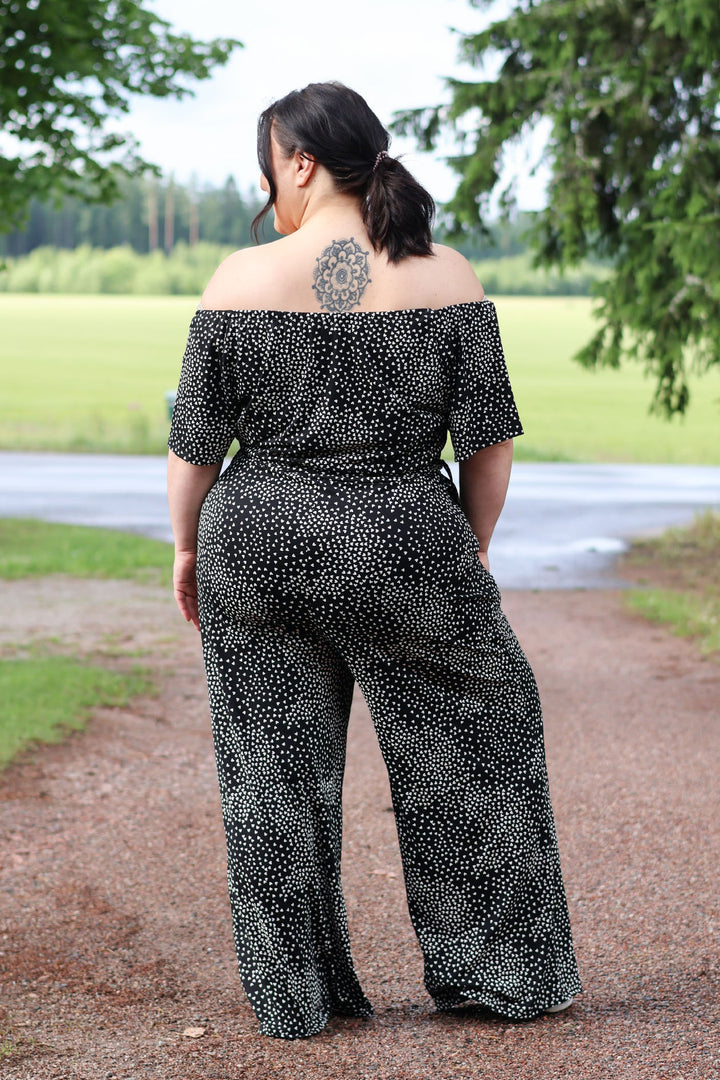 Jasmine-neuloshaalari pitkällä lahkeella ja Muru-kuosilla