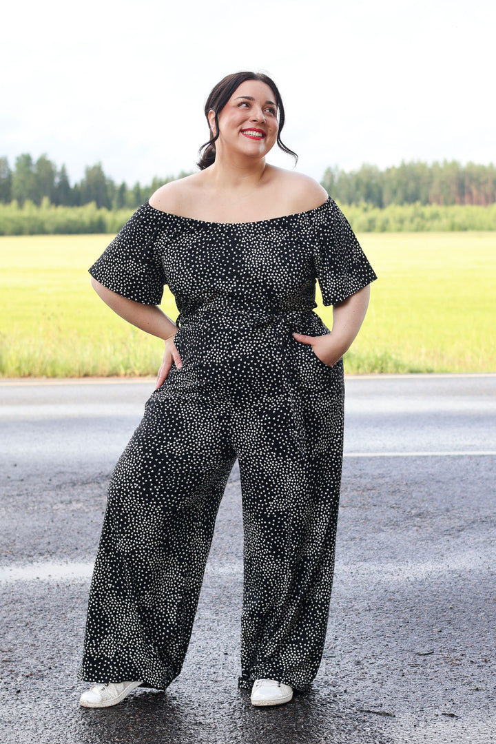 Jasmine-neuloshaalari pitkällä lahkeella ja Muru-kuosilla
