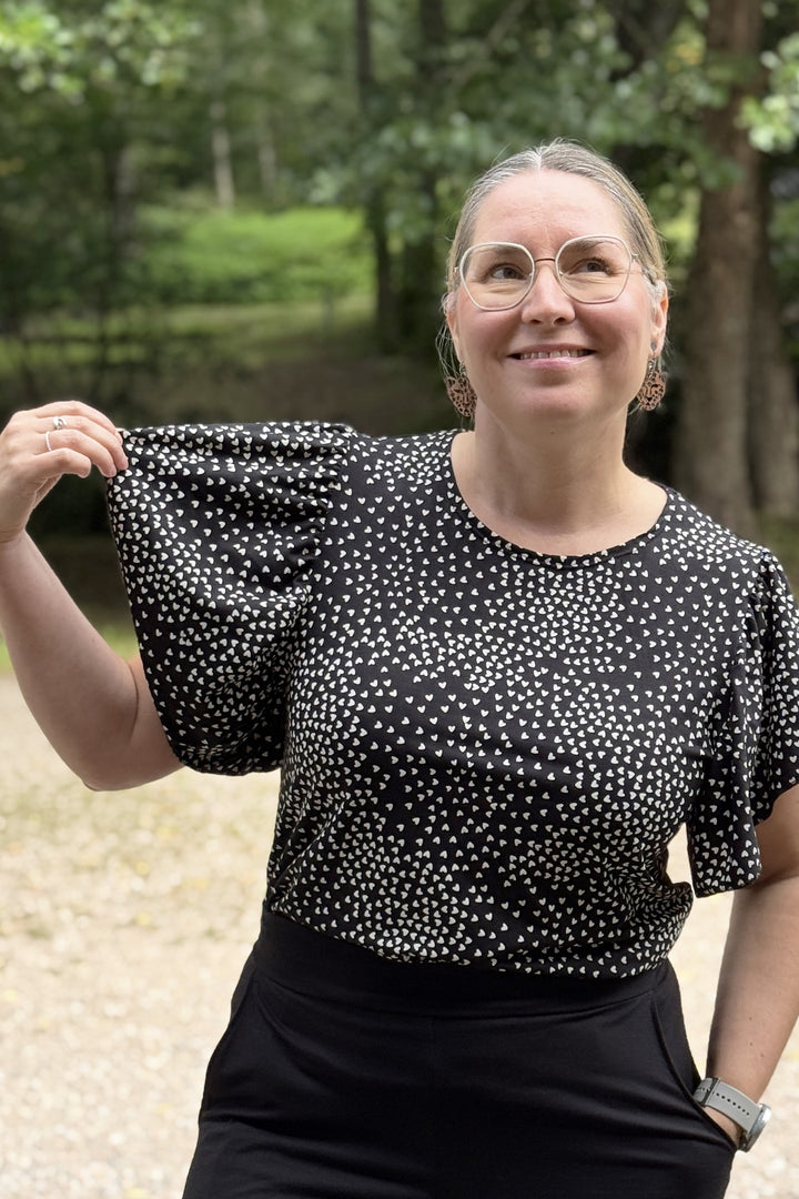 Julia-neulospusero Muru-kuosilla