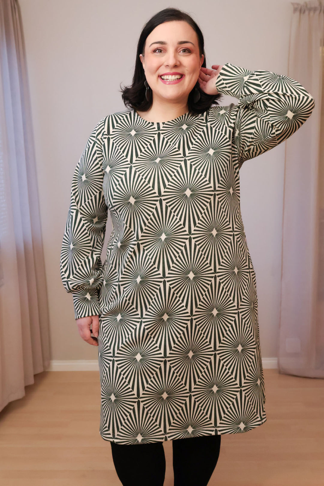 Monikäyttöinen naisten mekko koossa XXL.