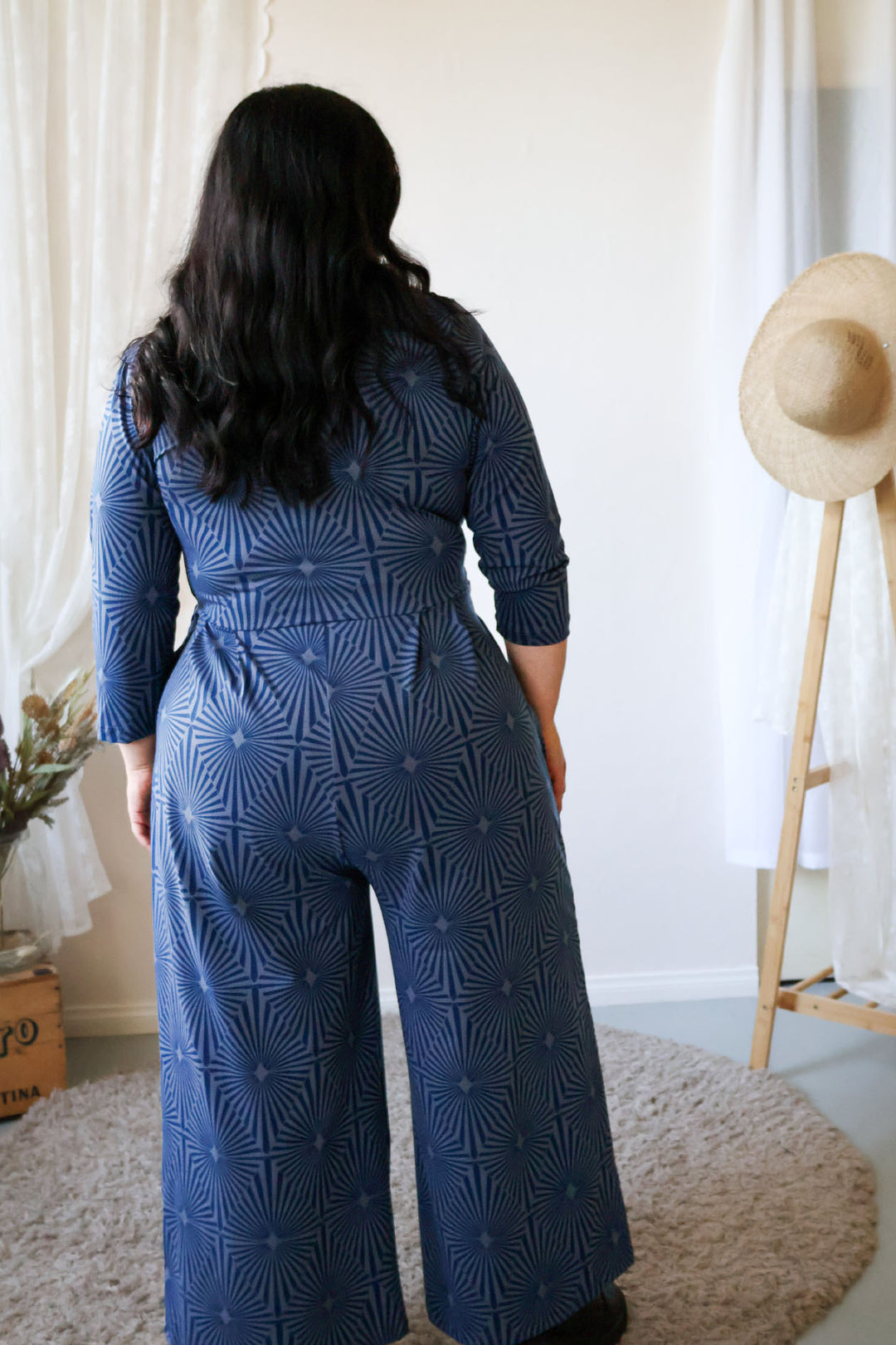 Madeline-kietaisuhaalari Diamonds-kuosilla, takaa. Kuvassa koko XXL.