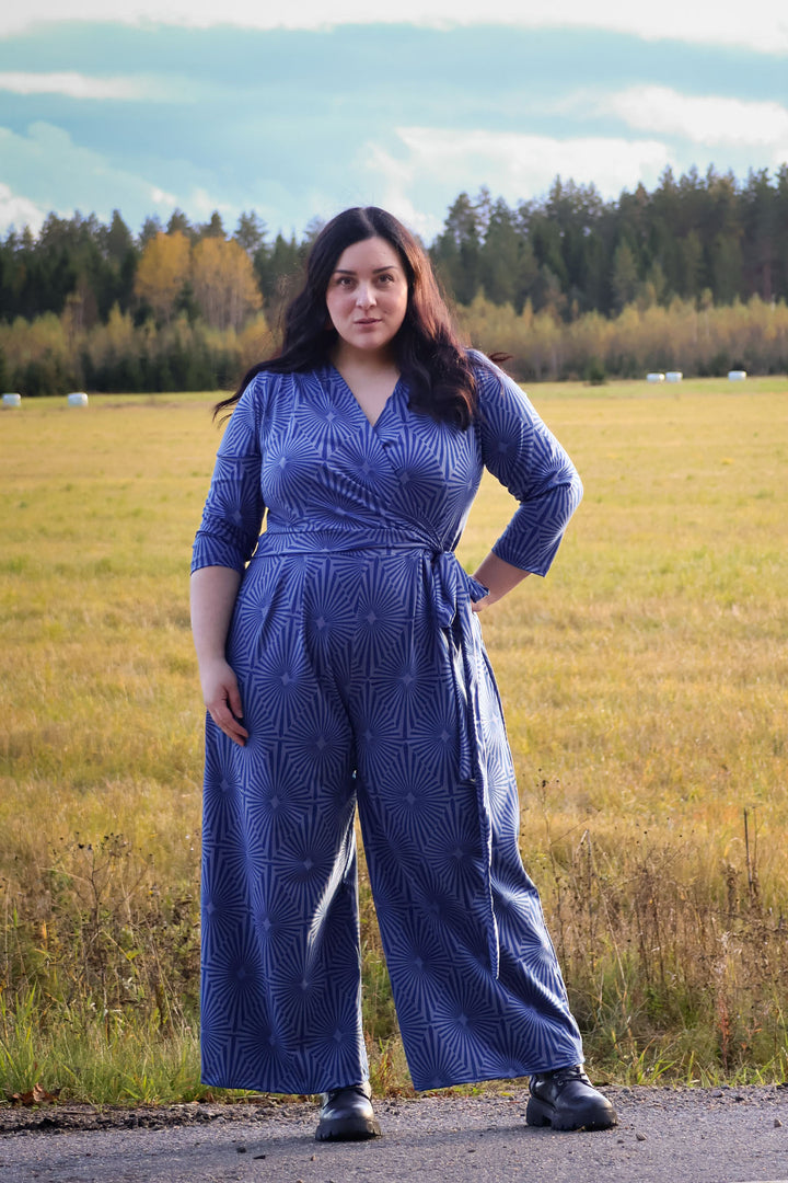 Madeline-kietaisuhaalari Diamonds-kuosilla koossa XXL.