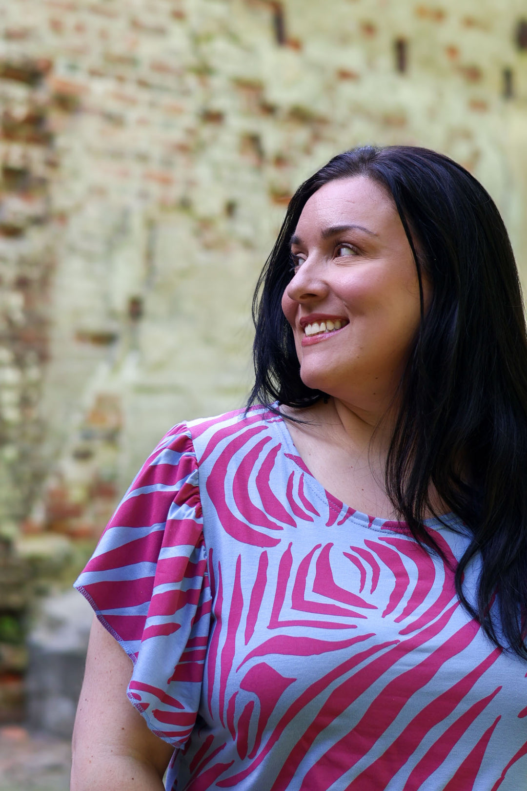 Lähikuva Miina-maximekon röyhelöhihoista.