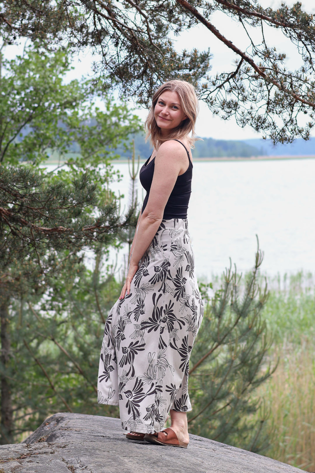 Nellie-maksihame koossa XS/S Muuttolinnut-kuosilla.