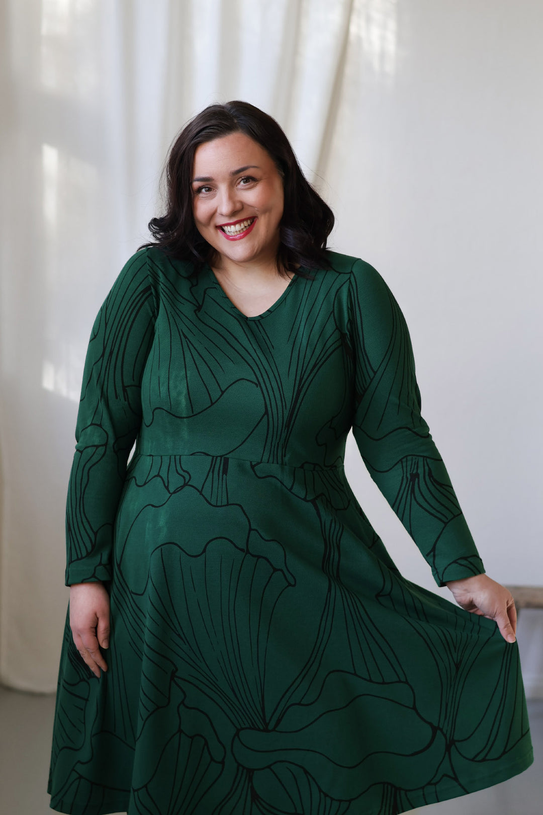 Sofie-neulosmekko Aarre-kuosilla