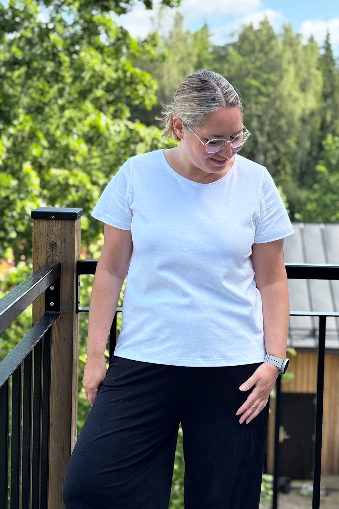 Valkoinen, kotimainen t-paita koossa M.